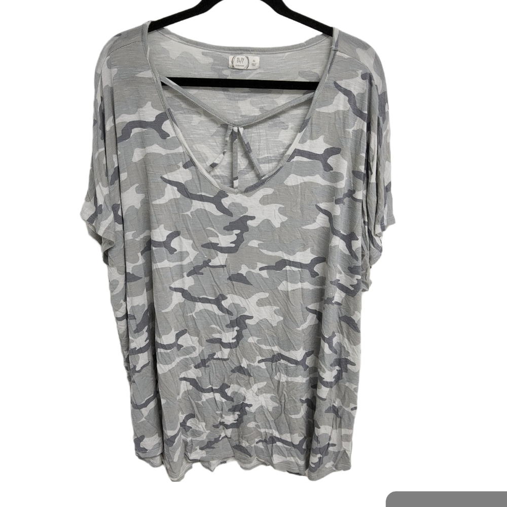 24/7 Maurices women's short sleeve gray camo plus size tee shirt blouse size 4X